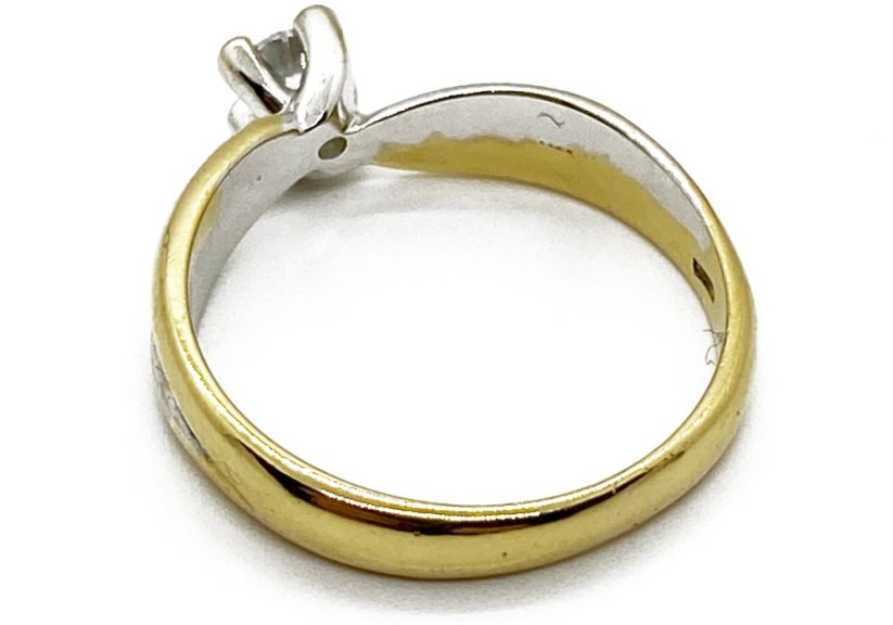 Zlatý prsten s Diamantem 3,46 g 18 Kt