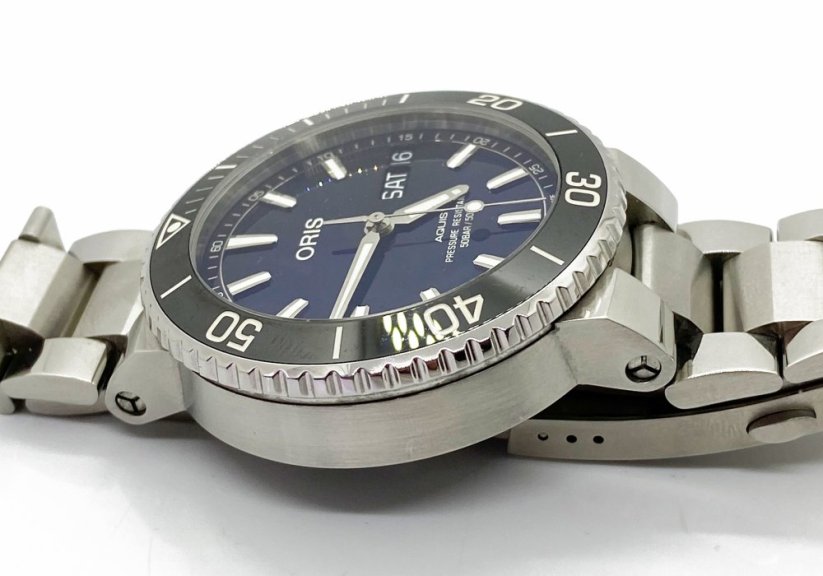 Oris Aquis Big Day Date