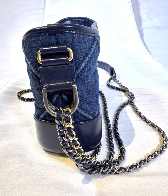 Chanel Hobo Bag J/VE B/STRA