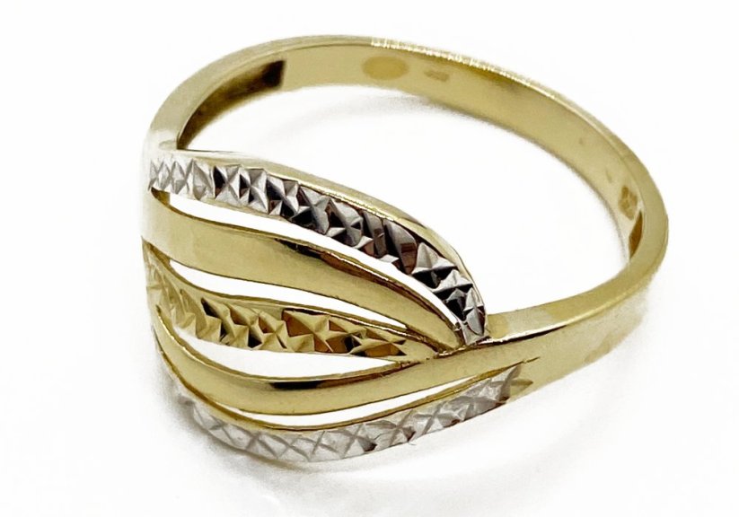 Zlatý prsten 3,03 g 14 Kt