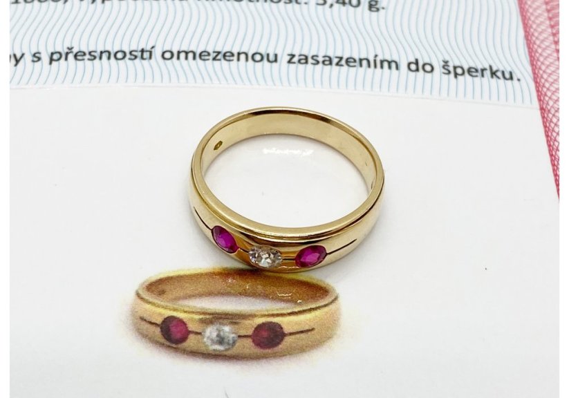 Zlatý prsten s Diamantem a Rubíny