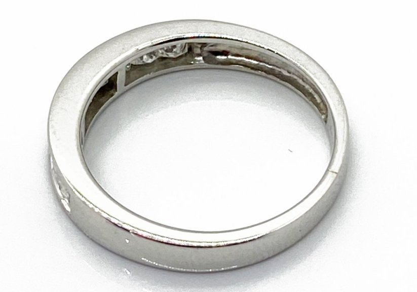 Zlatý prsten 2,05 g 14 Kt s Diamanty