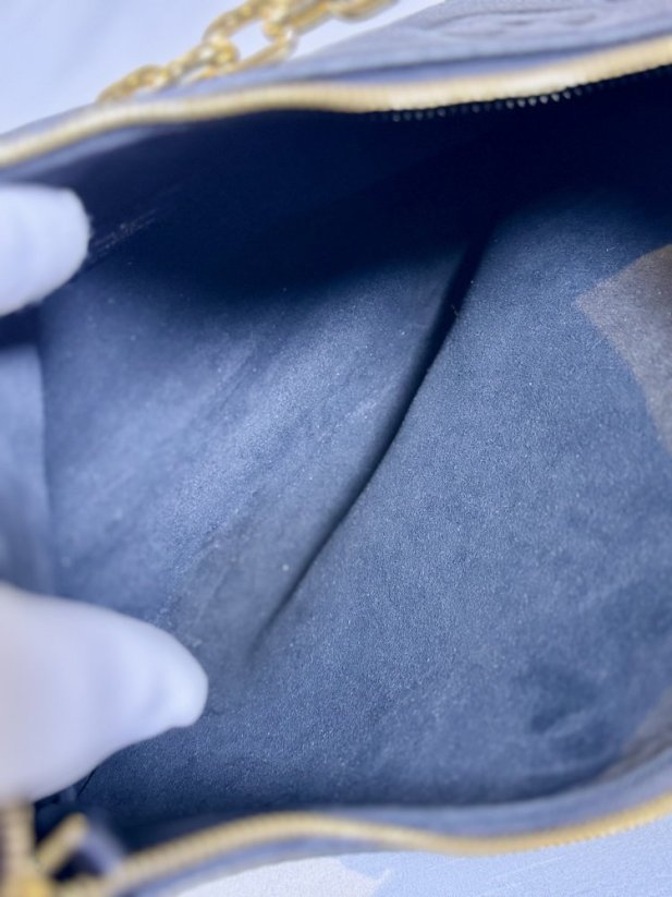 Louis Vuitton Loop Hobo M.EMP.Noir