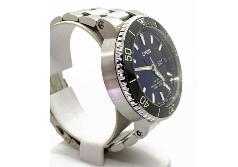 Oris Aquis Big Day Date