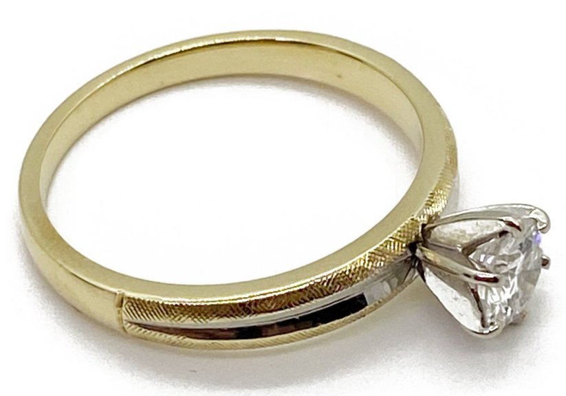 Zlatý prsten s Diamantem 2,95 g