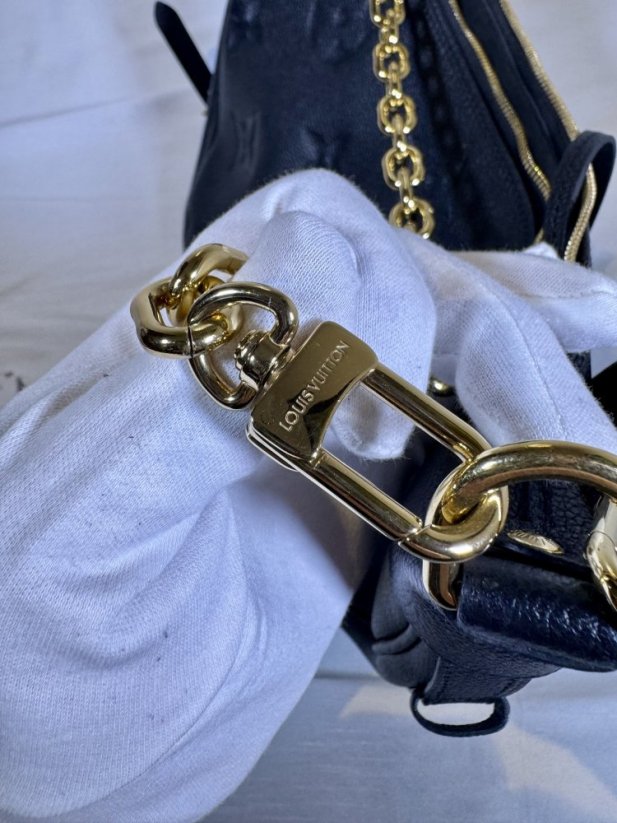 Louis Vuitton Loop Hobo M.EMP.Noir