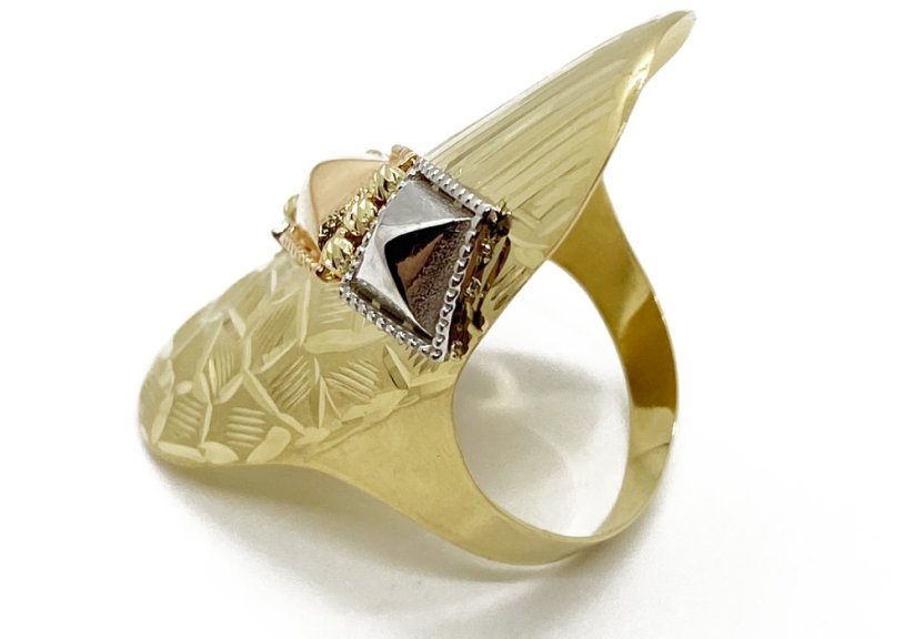 Zlatý prsten 5,43 g 14 Kt