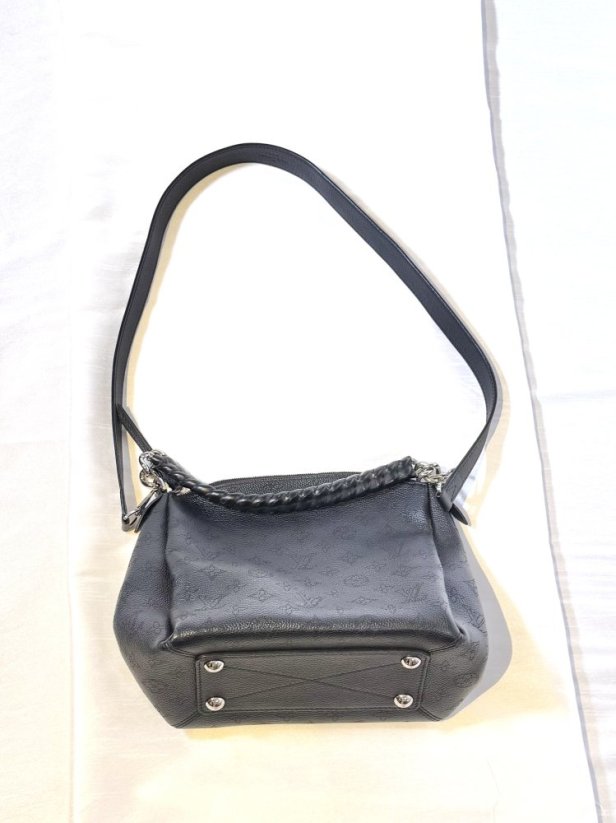 Louis Vuitton Babylone Chain BB Mahina Calfshin No