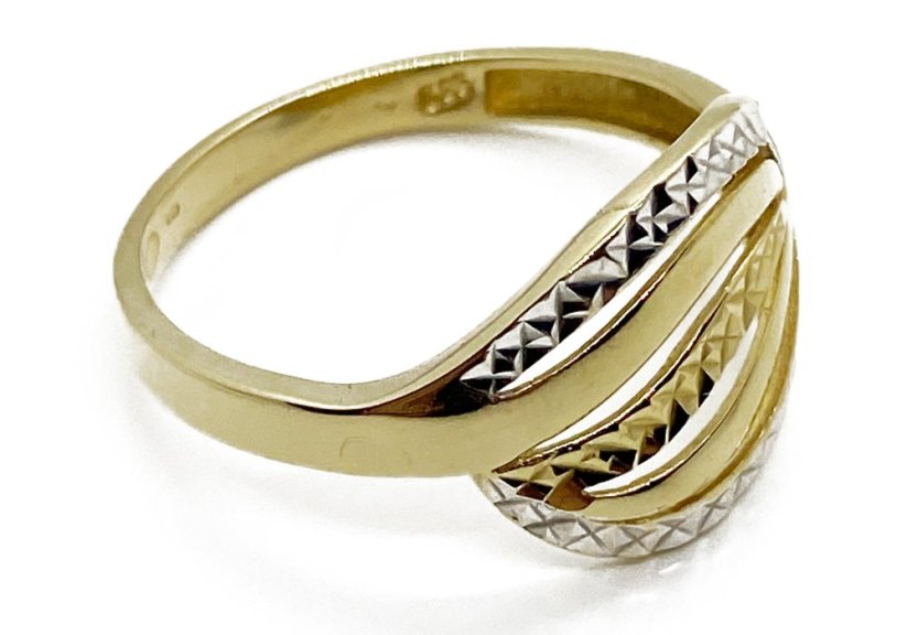 Zlatý prsten 3,03 g 14 Kt