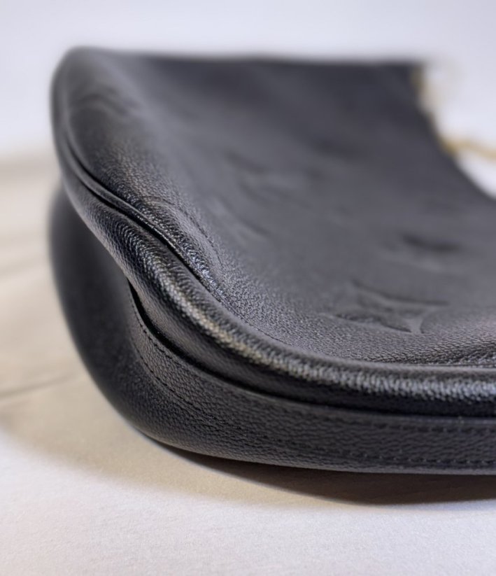 Louis Vuitton Loop Hobo M.EMP.Noir
