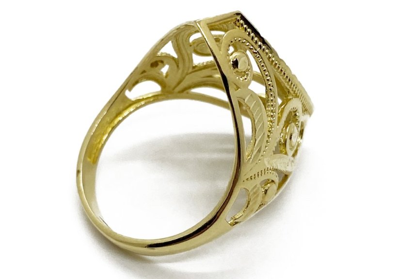 Zlatý prsten 3,86 g 14 Kt