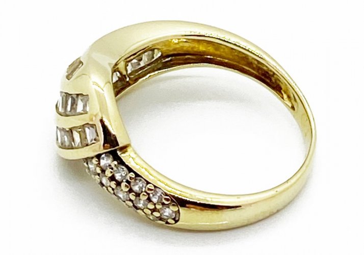 Zlatý prsten 3,92 g 14 Kt