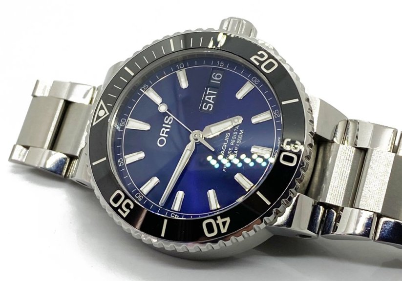 Oris Aquis Big Day Date