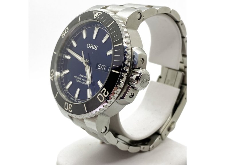 Oris Aquis Big Day Date