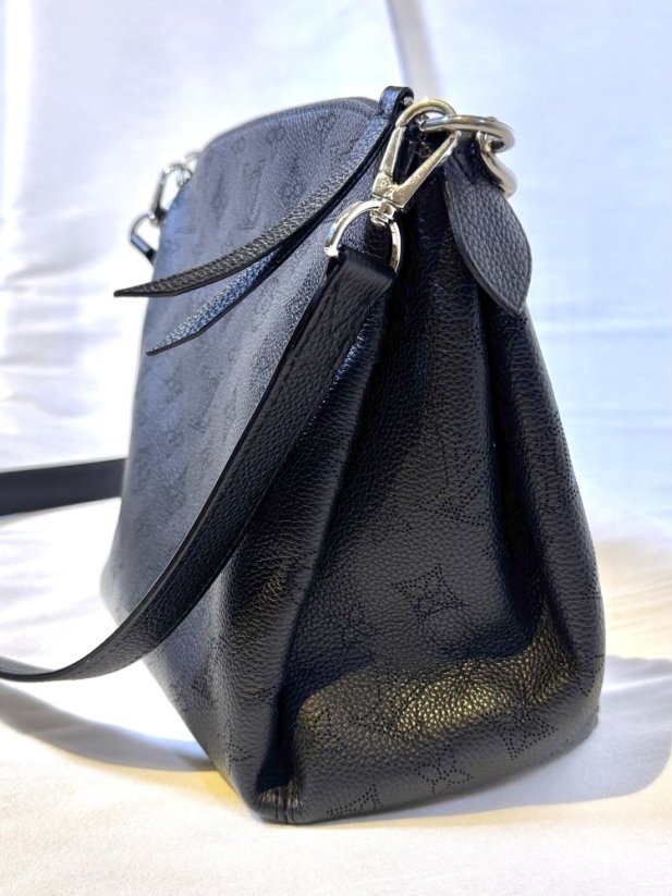 Louis Vuitton Babylone Chain BB Mahina Calfshin No